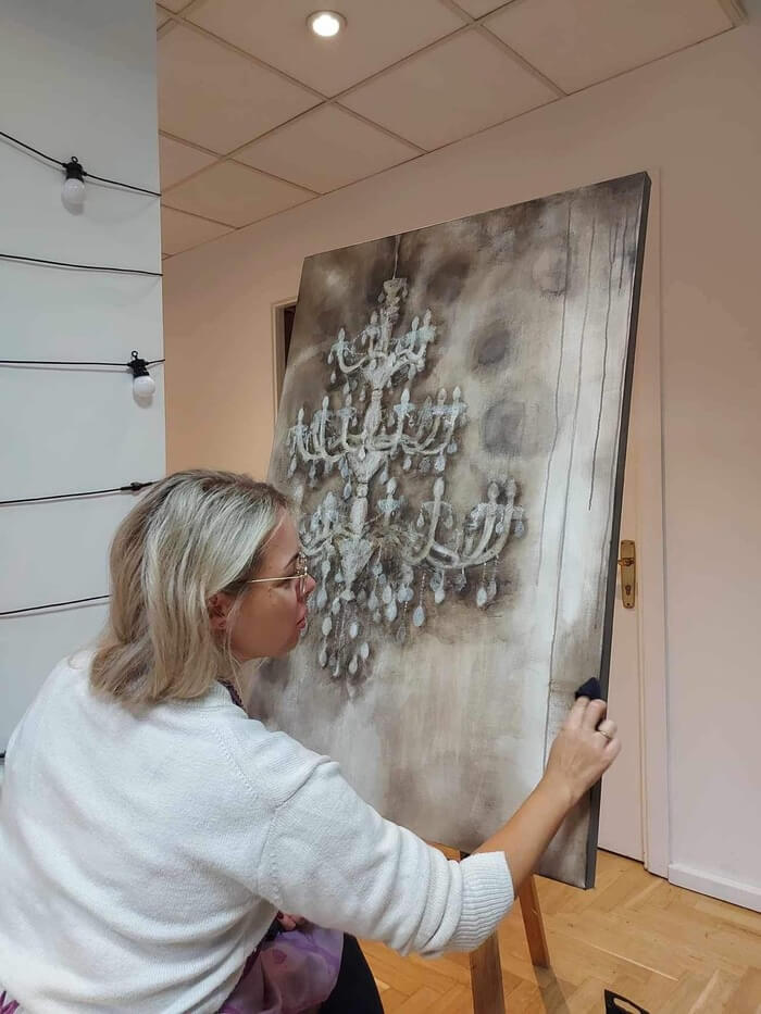 Paveikslo The Night is Young autorė